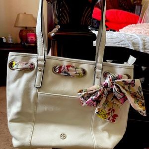 NWT.  Giani Bernini white bag😀😀😀😀